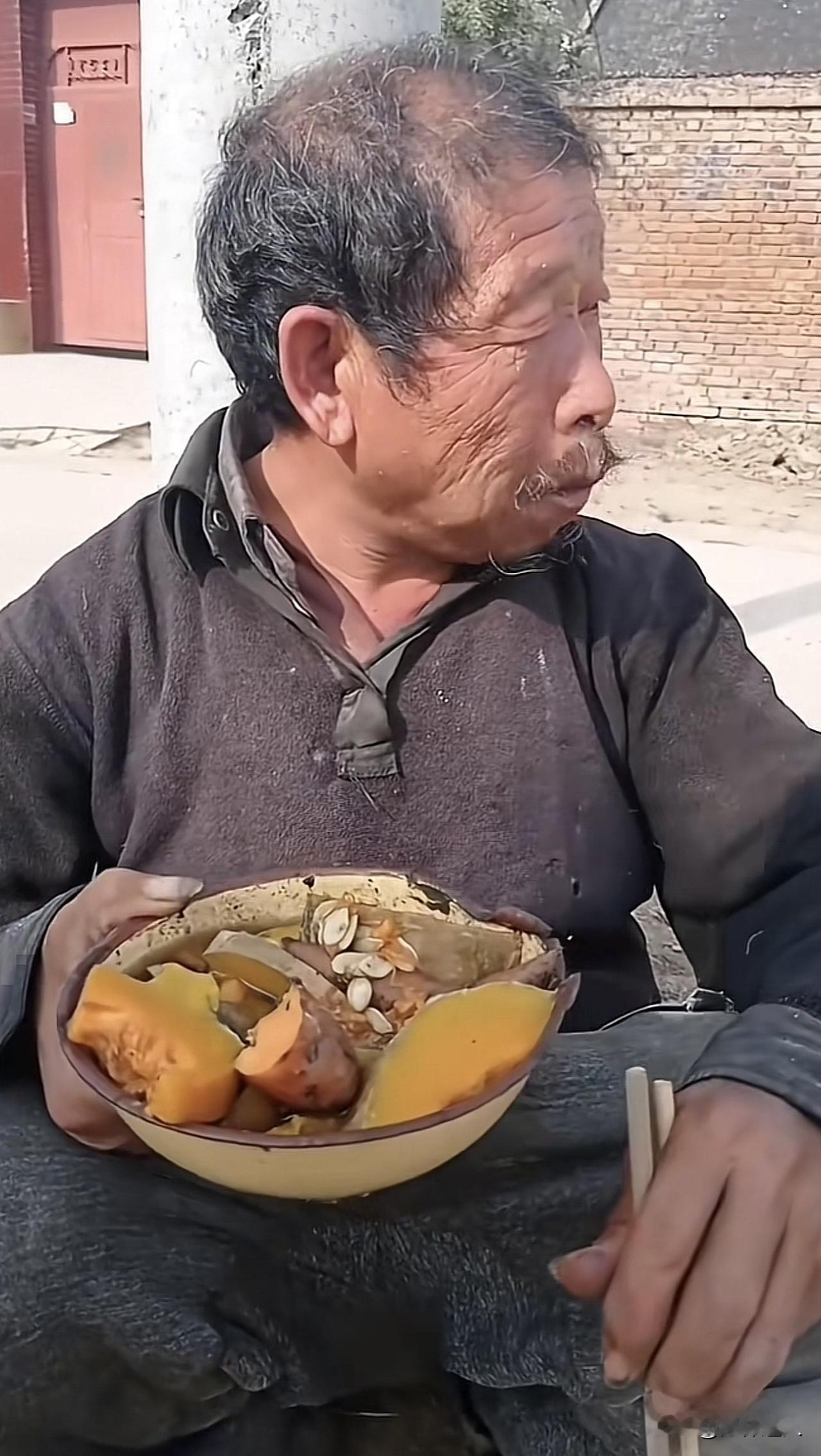 别嫌弃我幼稚或天真，对老百姓，我不用脑子只用心。

老百姓真的太不容易了，辛辛苦
