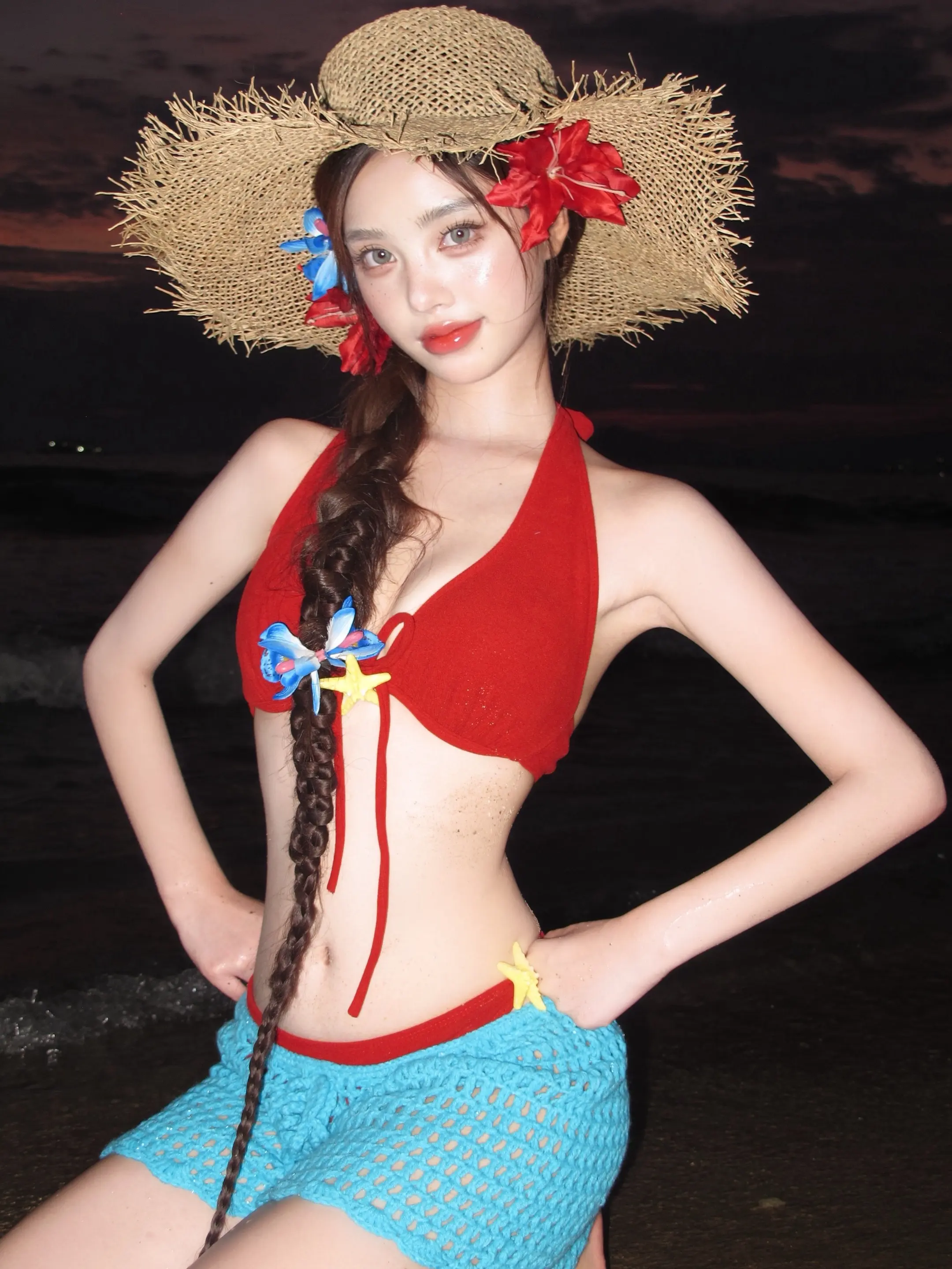 在三亚的海边听hear waves.
