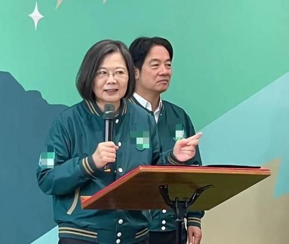 蔡英文罕见发声：“我是台湾人并没有错，我是中国人，因为我是念中国书长大的，受的是