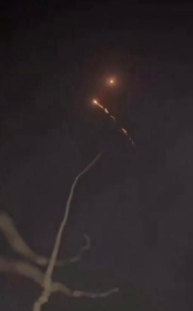 伊朗1枚弹道导弹，在美军空军基地上空，直接躲过3枚爱国者PAC-3防空导弹拦截！