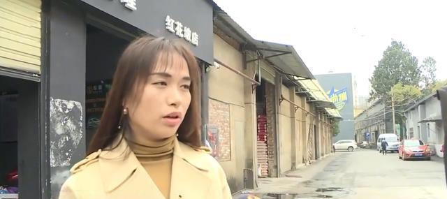 湖南长沙，女子因违规驾驶，爱车被交警依法扣押，没想到到期后她去取车时，却发现满满