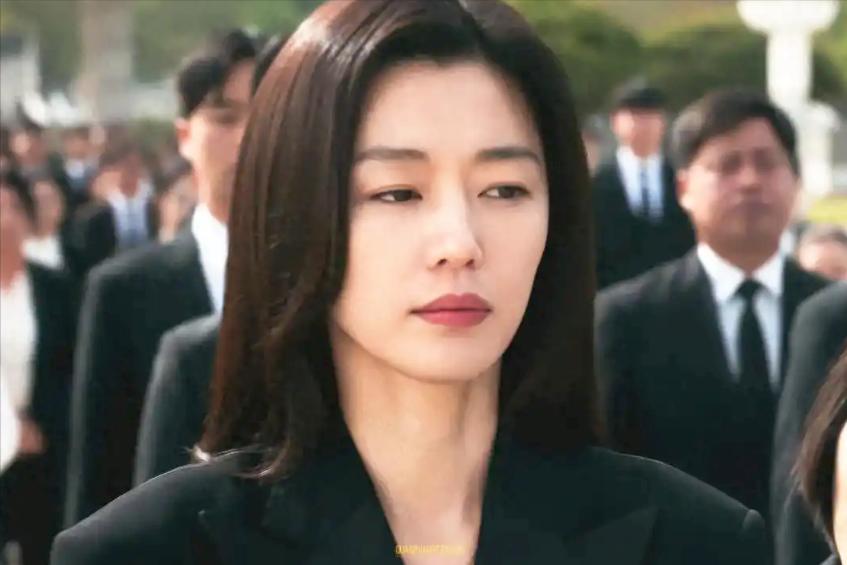 让人看了很无语而且想骂人的4部韩剧

1.2025年9月份播出《风暴圈》，全智贤