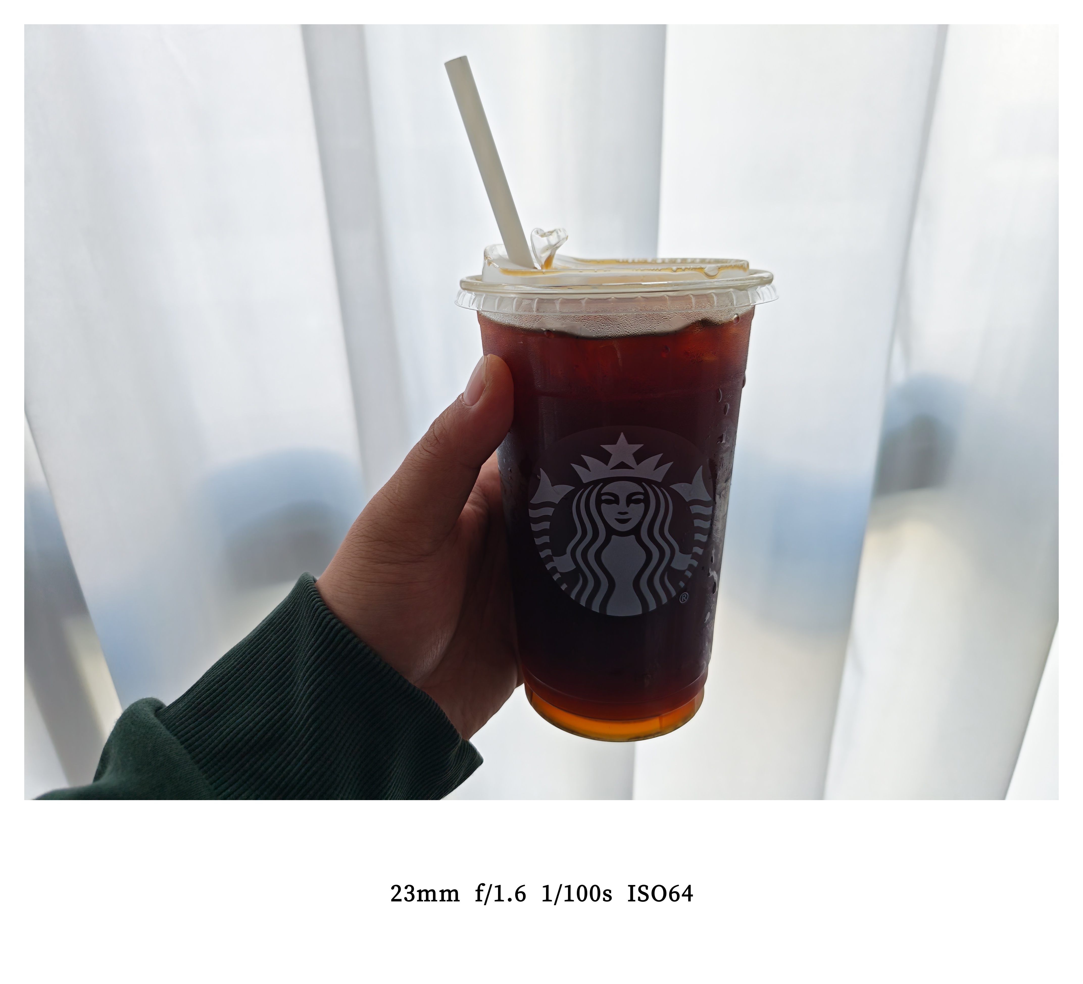 周末一大早来公司加班，奖励自己一杯星巴克不过分吧？ 深圳