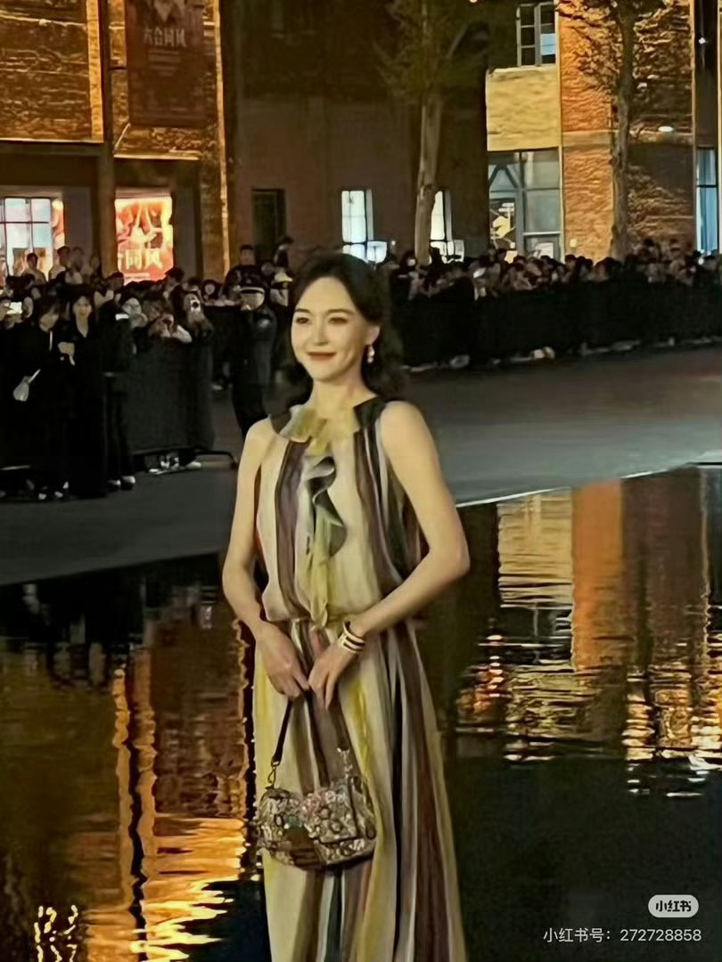 虞书欣、孟子义、唐嫣今日线下活动图，谁赢了 