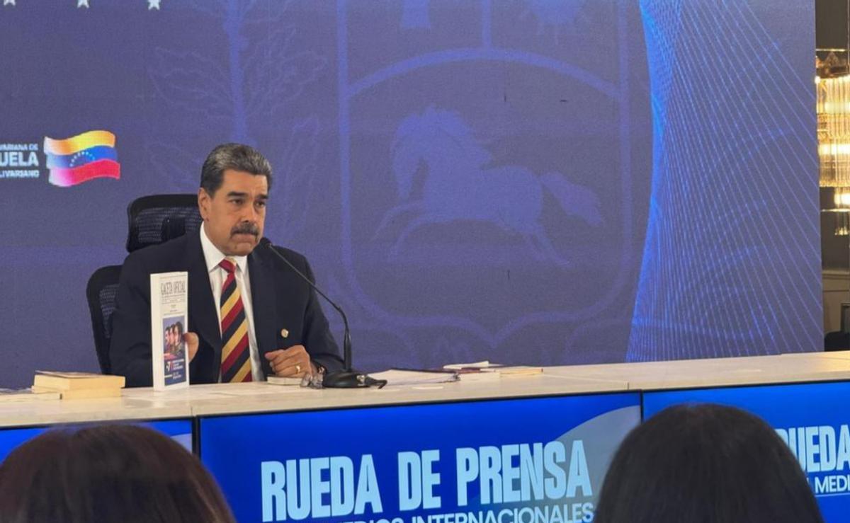 委内瑞拉不再防守，主动出击硬刚1.5万美军，力保对华石油供应
委内瑞拉选择硬刚美