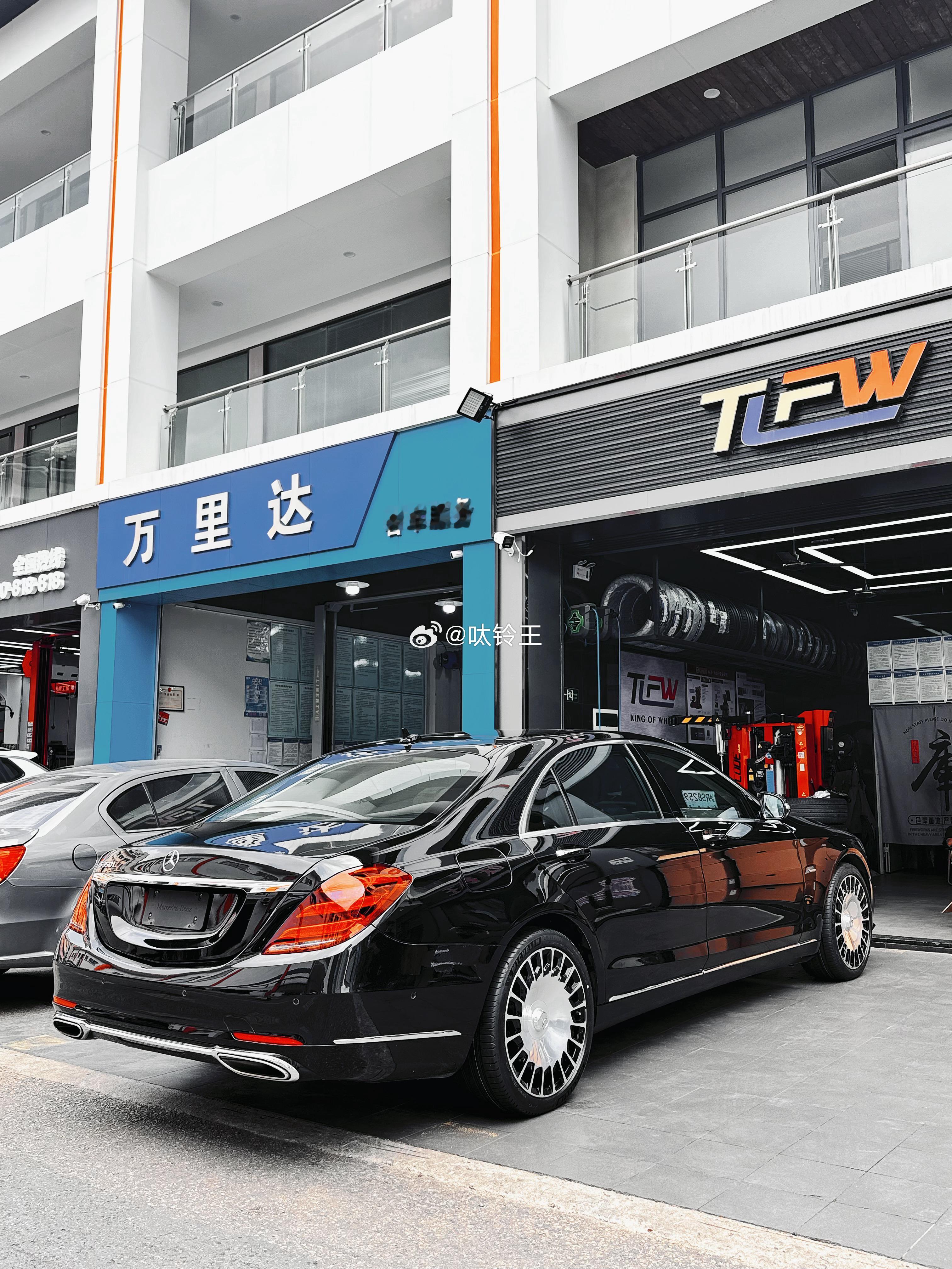 奔驰S ，完工 案例供参考 升级原厂迈巴赫 20寸锻造大饼搭配米其林轮胎，科吉动