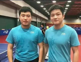 [鼓掌]樊振东与梁靖崑的减肥约定：一场关于友谊与美食的较量

樊振东和梁靖崑的减