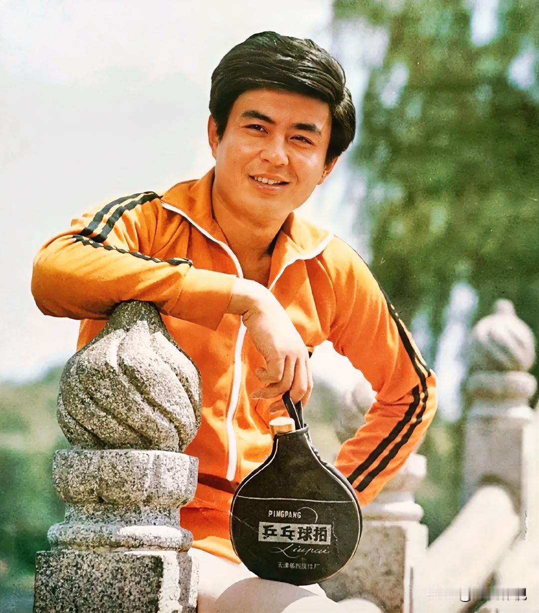 大家还记得这位男演员吗？
他今年70岁，土生土长的辽宁人，毕业于北京电影学院明星