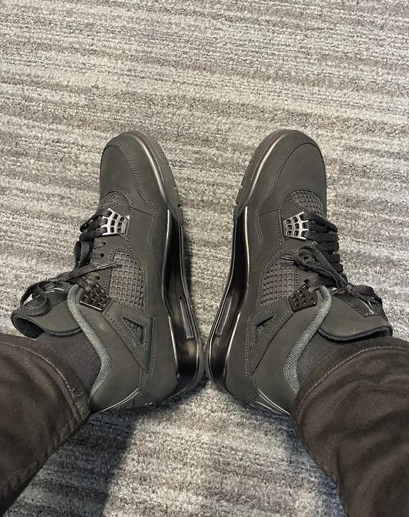 今日通勤鞋：AJ4/Black Cat
鞋控的日常 通勤鞋 通勤穿搭 aj4