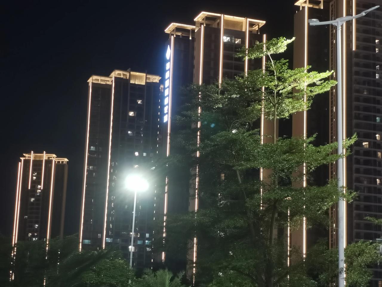 
好消息:今天就是星期六啦[庆祝][庆祝]
坏消息:今天还要上班
​