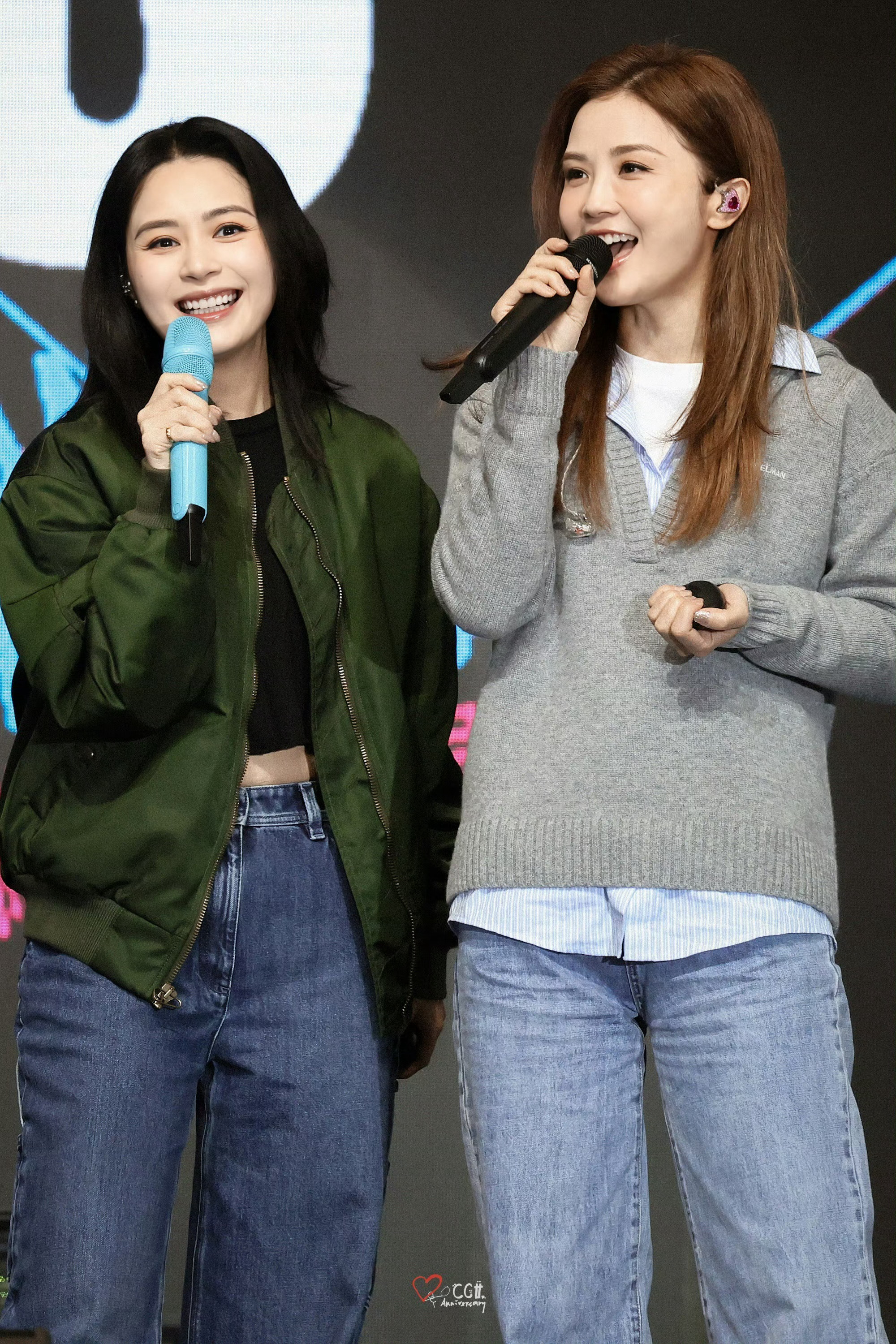 twins即将回归阿sa受访官宣Twins演唱会回归，回忆杀安排上，惊喜环节保密