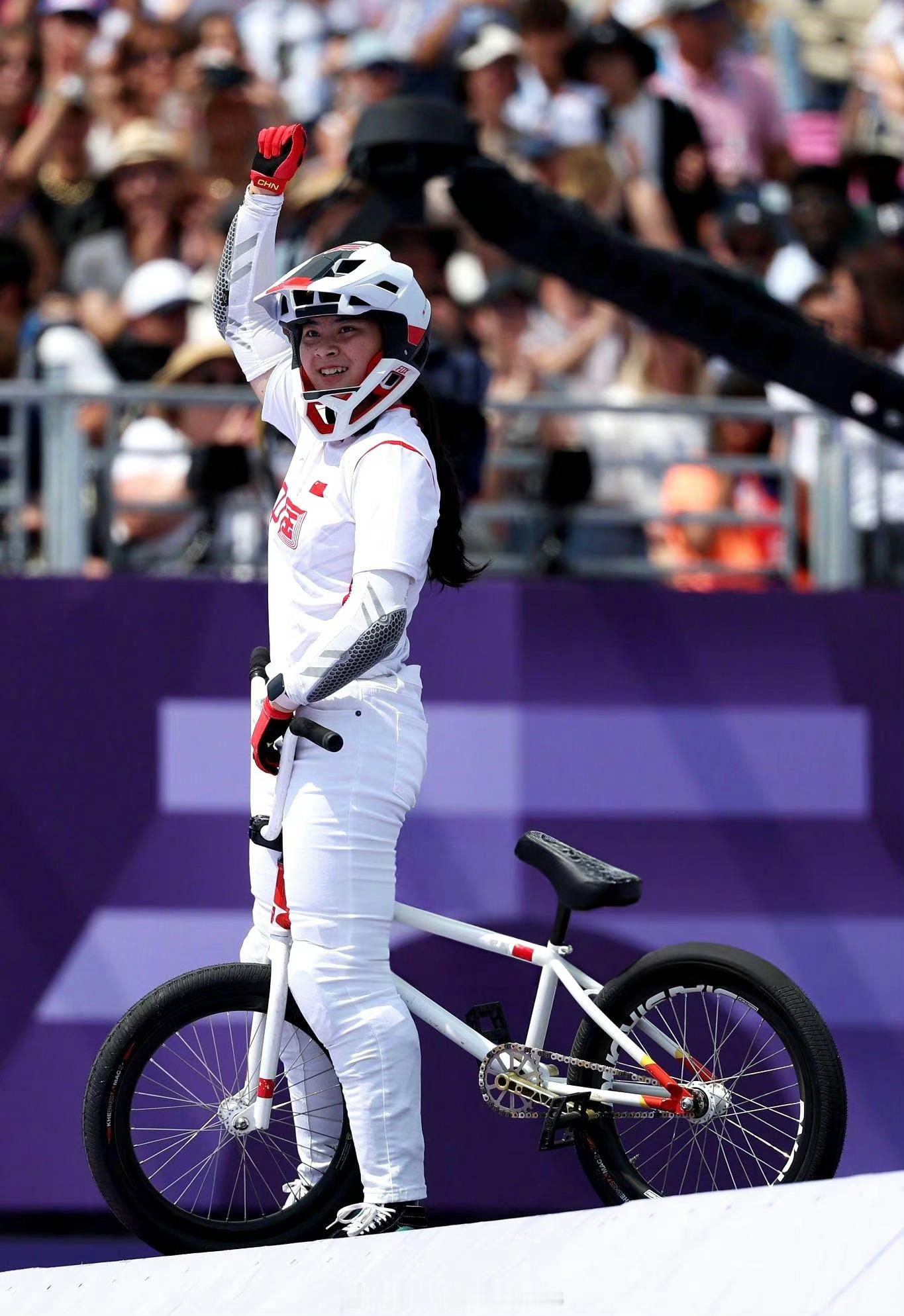 #邓雅文自由式小轮车金牌#恭喜18岁的中国姑娘邓雅文摘得「BMX自由式小轮车公园