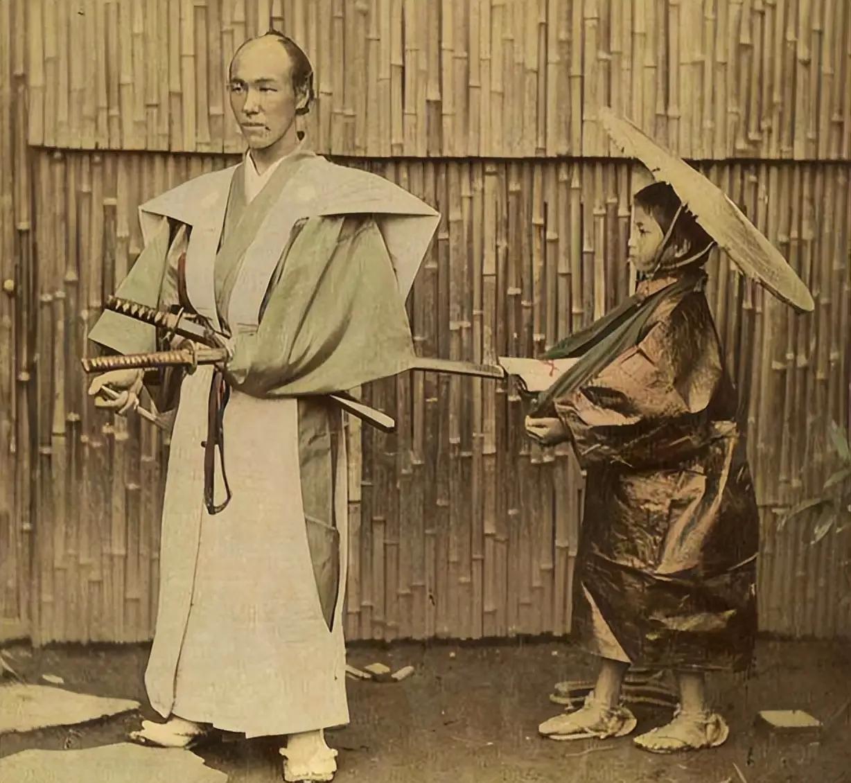 千年以来，日本就遵守了这么一个规律：你弱就打你，你强就学你。偏偏这个国家还正好在