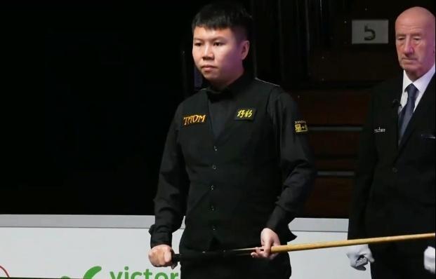 周跃龙6-0横扫傅家俊，晋级英锦赛第四轮！
 
 
北京时间11月25日，202