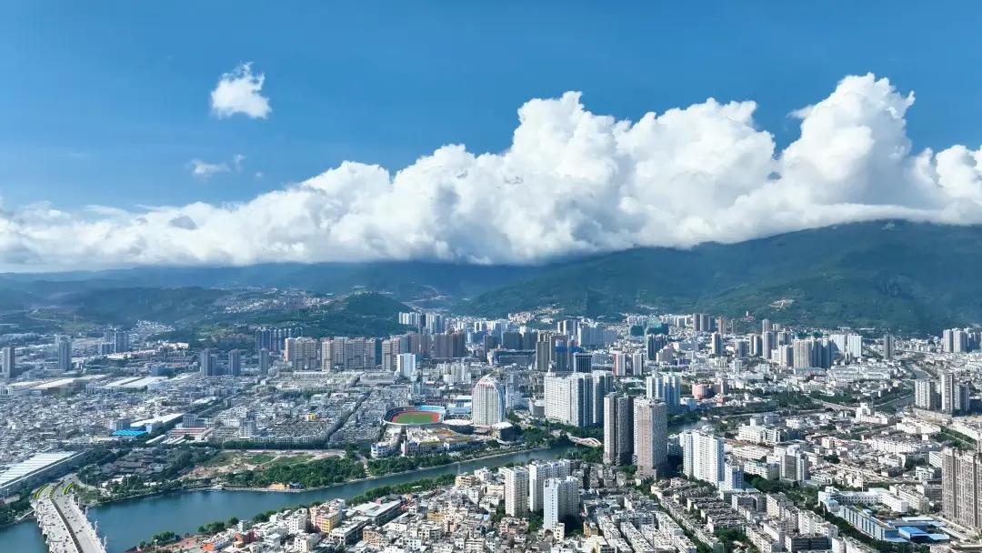 9628元/㎡！上涨1%！大理及15个地州县市商品住宅成交均价公布→

克而瑞云