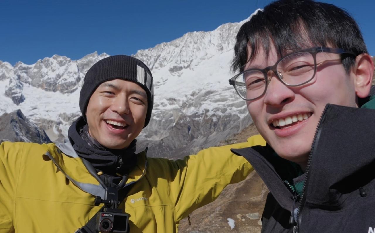 最近，演员李现和知名摄影师Links合作拍了个超火的西藏库拉岗日徒步纪实视频，3