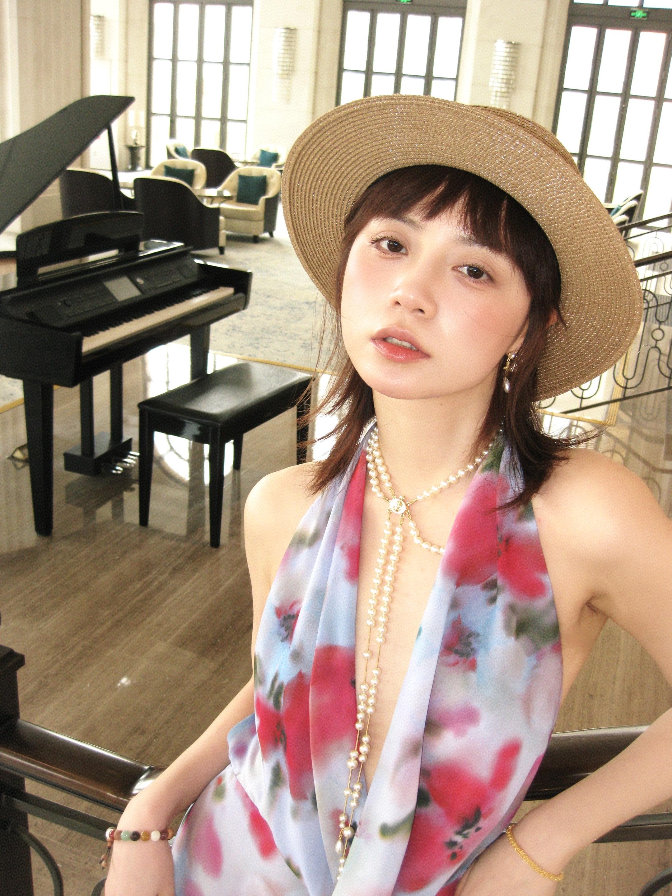 怎么有人第一次拿相机就这么会拍照呀。