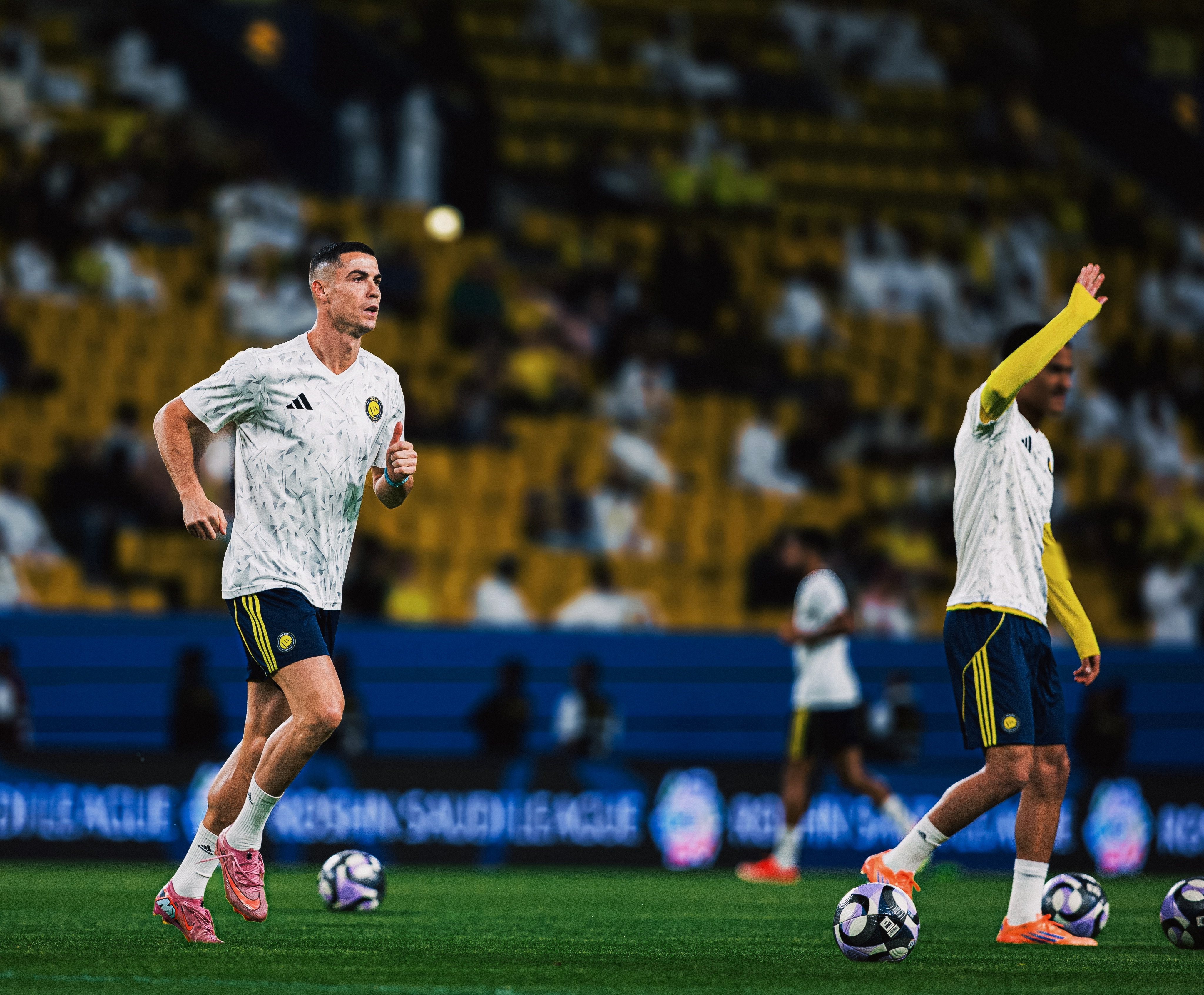 利雅得胜利vs费哈 🎞️ 罗哥赛前热身图集𝑪𝒓𝒊𝒔𝒕𝒊𝒂𝒏𝒐