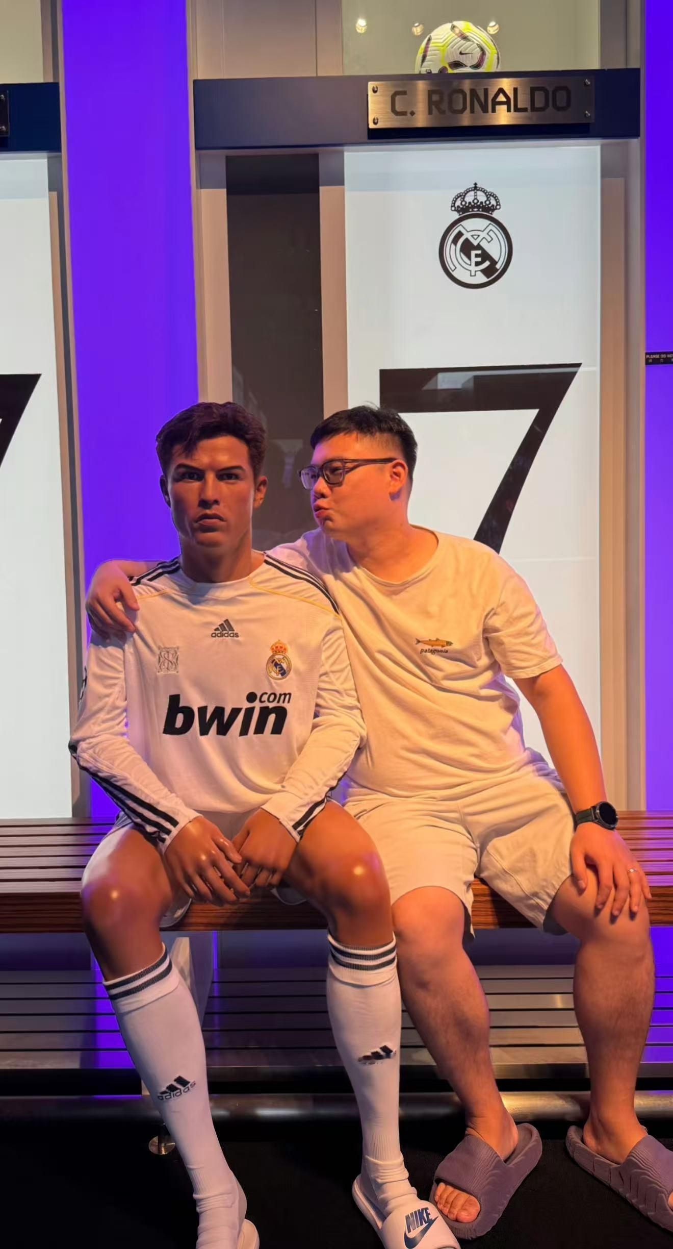 生日快乐，老球王。 