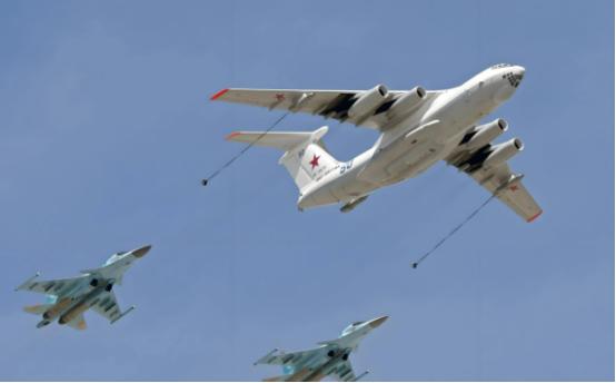 俄罗斯武器滞销，东方大国果断出手！一口气拿下20架伊尔-78MK-90A大飞机，