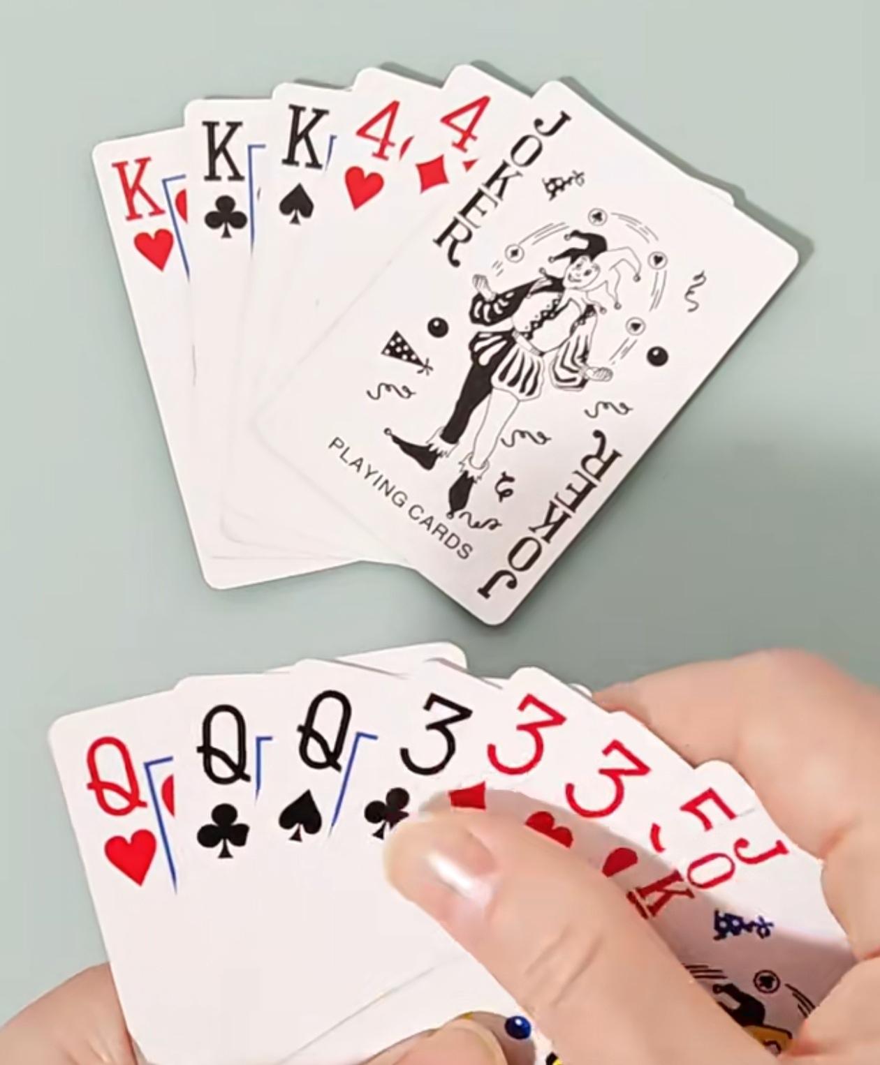 巧解残局。益智游戏，欢乐斗地主，规则有连有带，最多3带1，也可以3不带。下面牌的