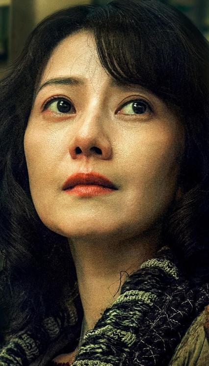 5 月 13 日，电影《森中有林》官方发布终极预告，演员高圆圆在片中的老年妆造型