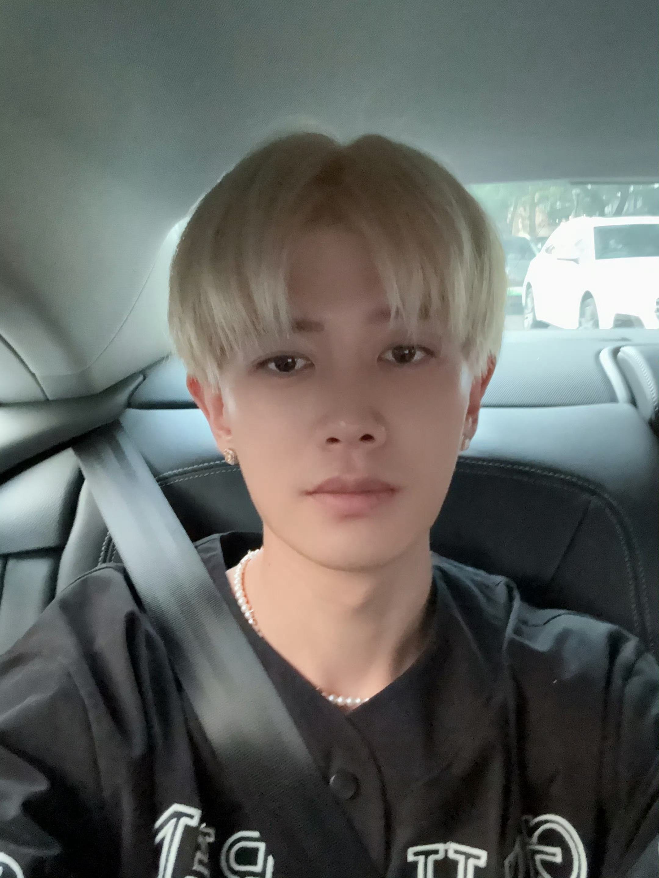 任嘉伦  与你相遇如同星河撞进怀里浪漫得让人窒息光明在望 阴霾何惧因知光明总在前