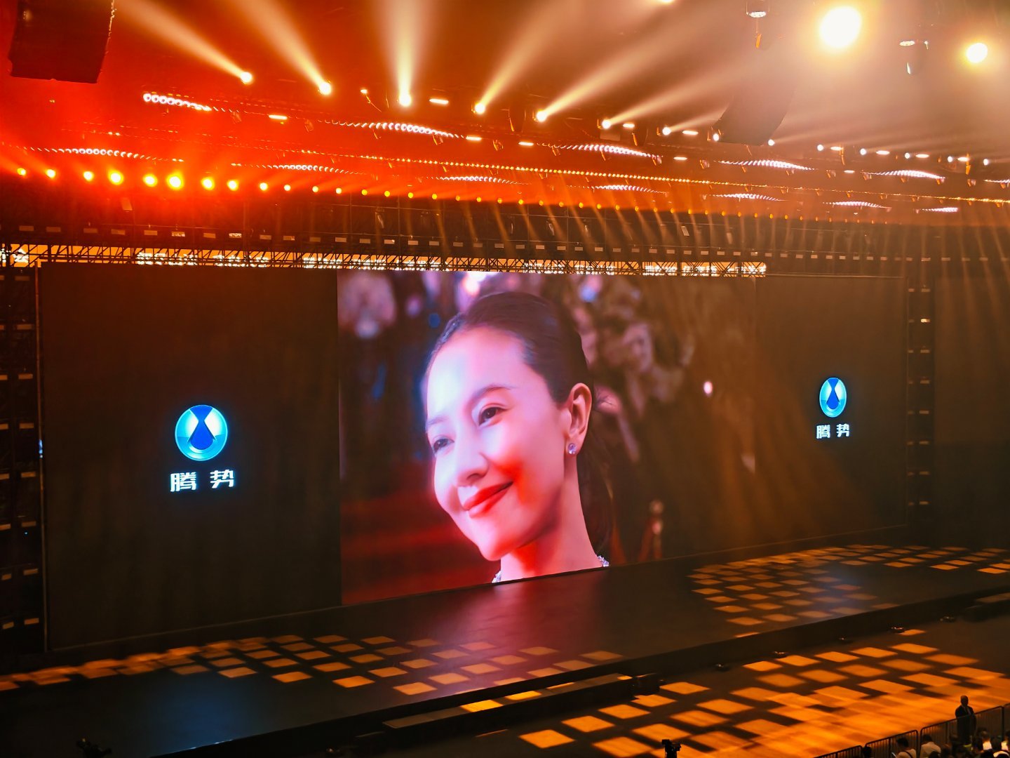 2025年腾势成交均价超36万超越奔驰 宝马等传统豪华品牌 广州·大湾区文化体育