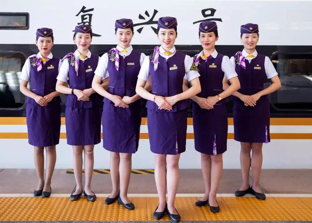 最近刷到太多铁路就业相关内容，各种“铁路直签、包进正式岗、终身铁饭碗”的招聘信息