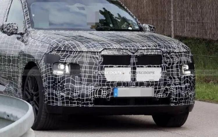 预计2027年8月量产，全系搭载电吸门，可选配自动车门，预计搭载全新智能座舱。【