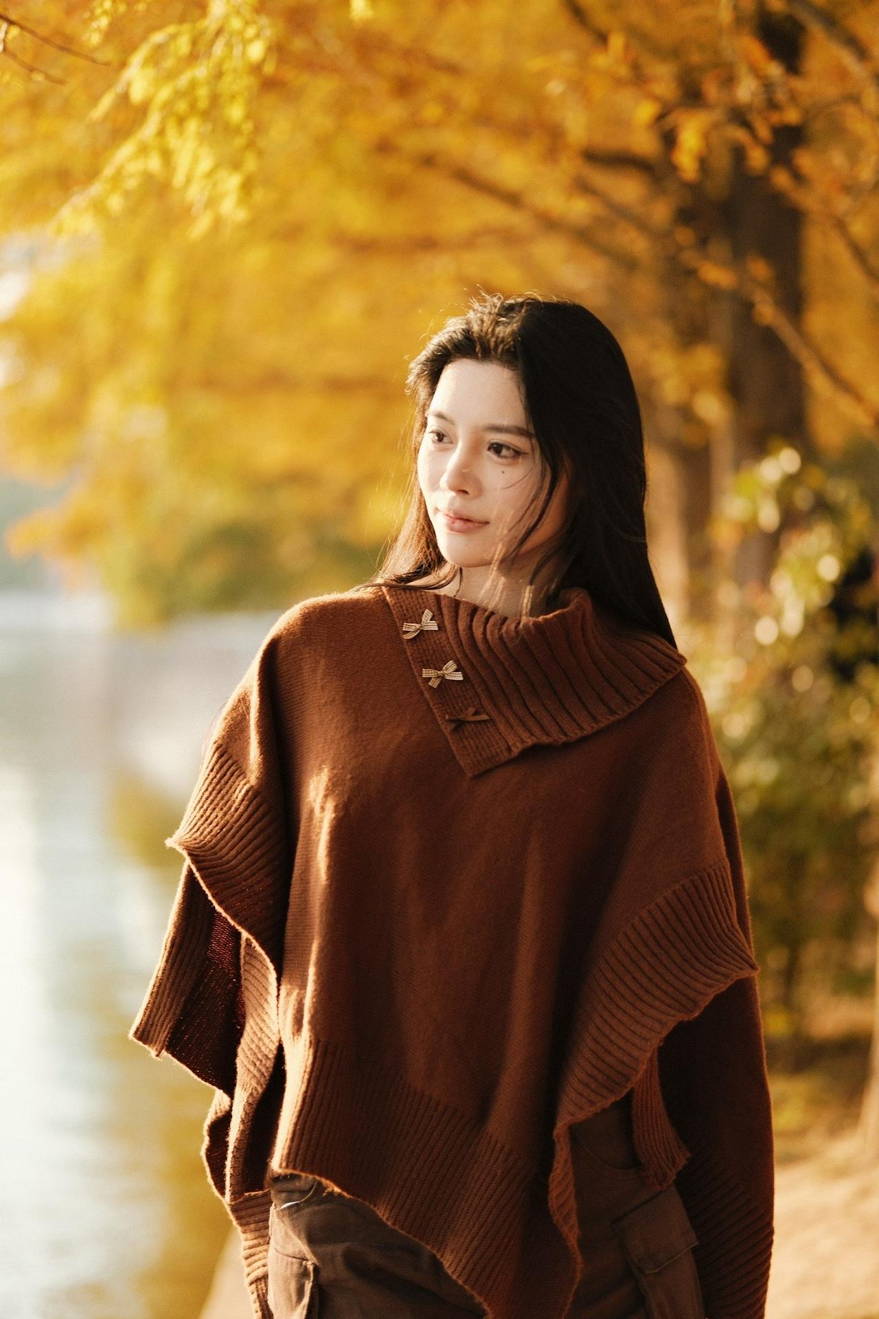 #落叶转场带来秋天之美 #秋天落叶🍂 #感受大自然的气息和美景 #遇见懂你的东