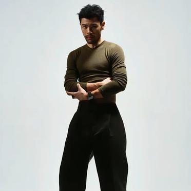 谁也没想到，米兰冰场95%的观众都在为荷兰和美国欢呼，直到宁忠岩冲线那一刻，全场