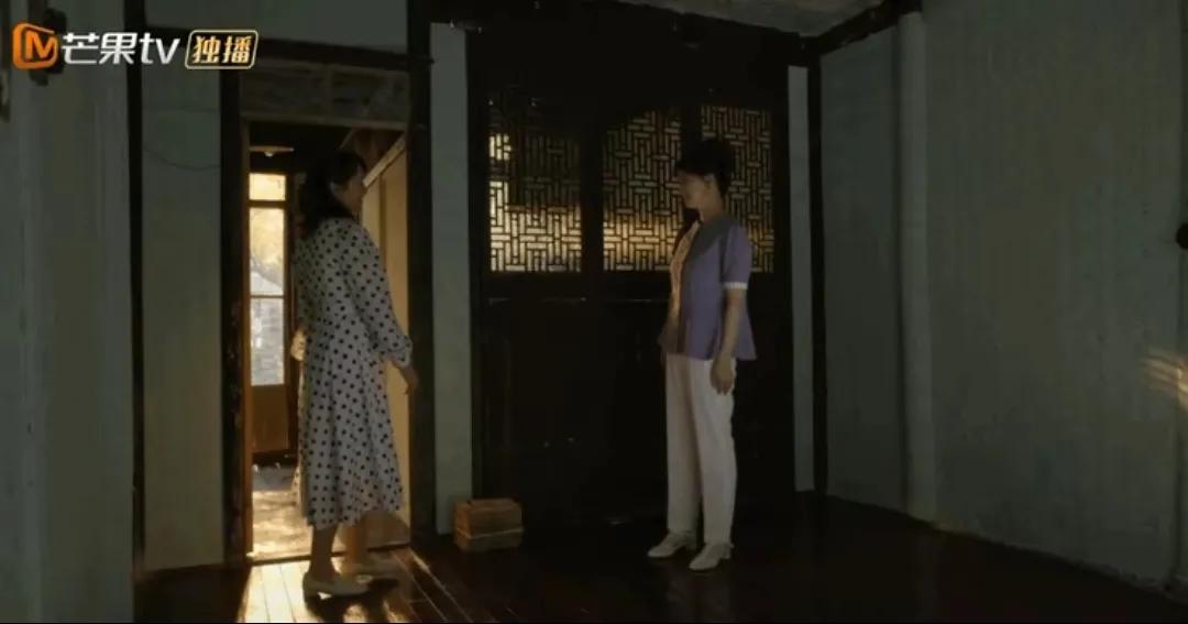 有人说，宋莹去广州的时候
为什么连家具都搬走呢……
我想说，也是很多人想说的
那