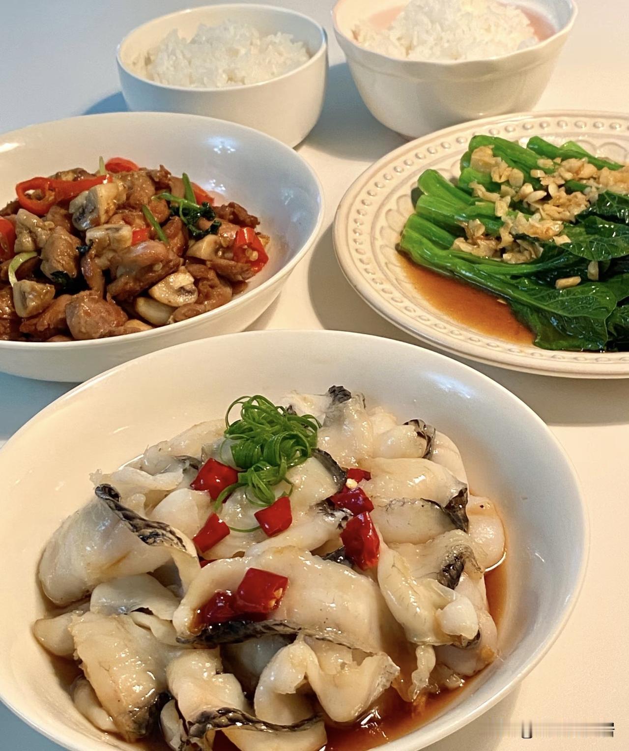 无论是吃饭还是其他都要认真享受生活，你才能更有动力去前行