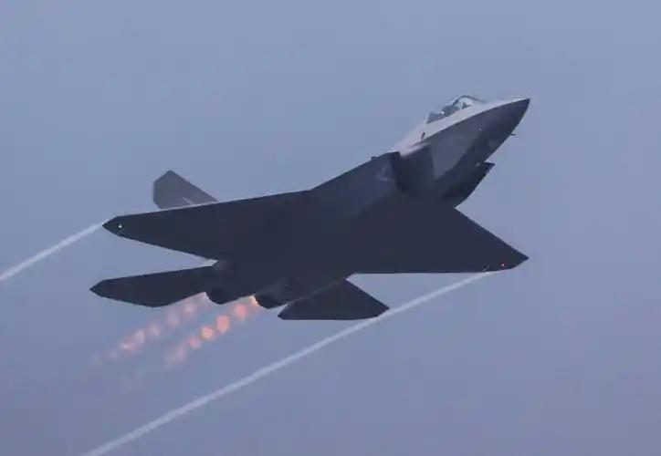 韩国军事专家：歼-20、歼-35战机整体性能偏弱，远远不如KF-21

2026