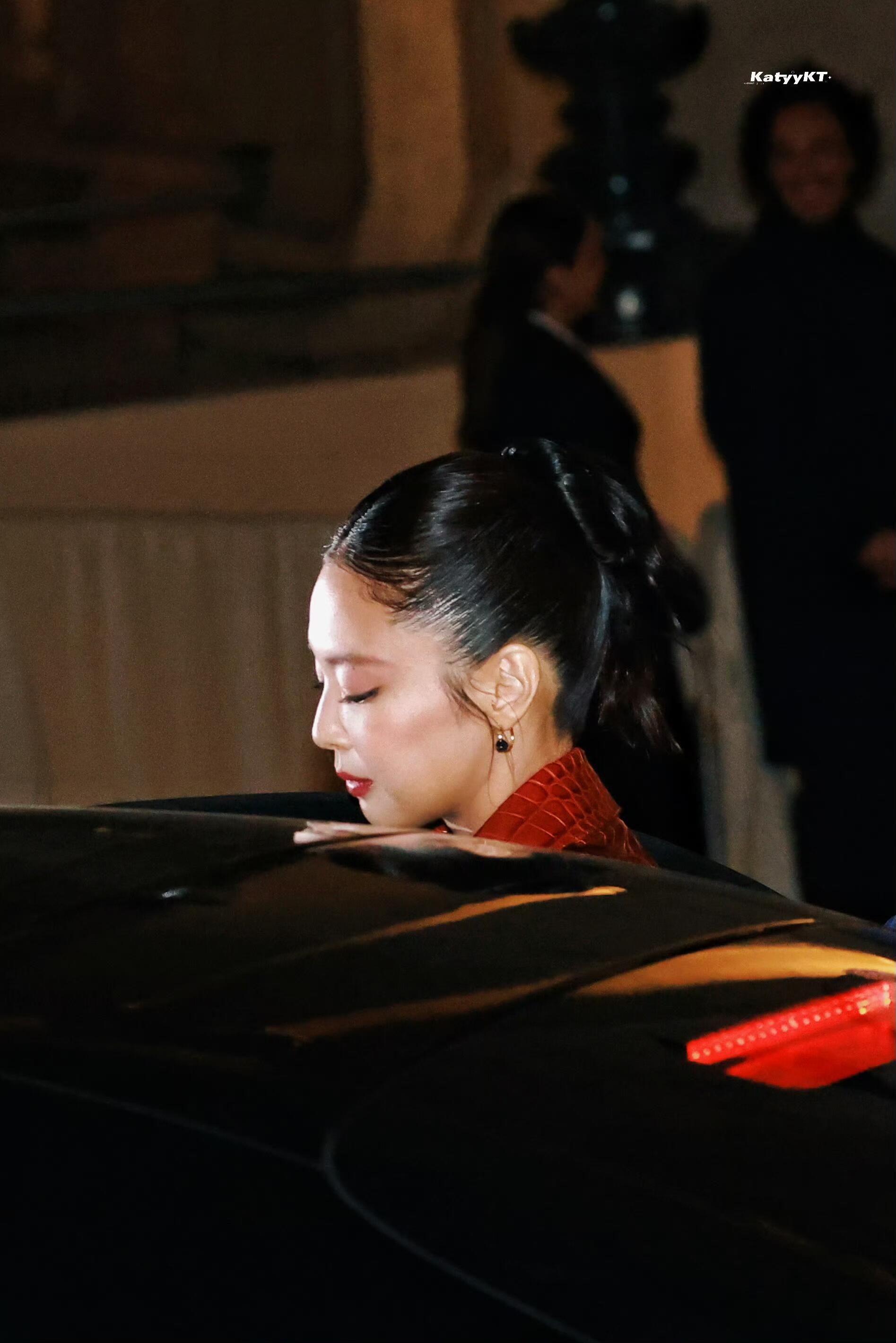 Jennie完美到挑不出缺点的一颗头 