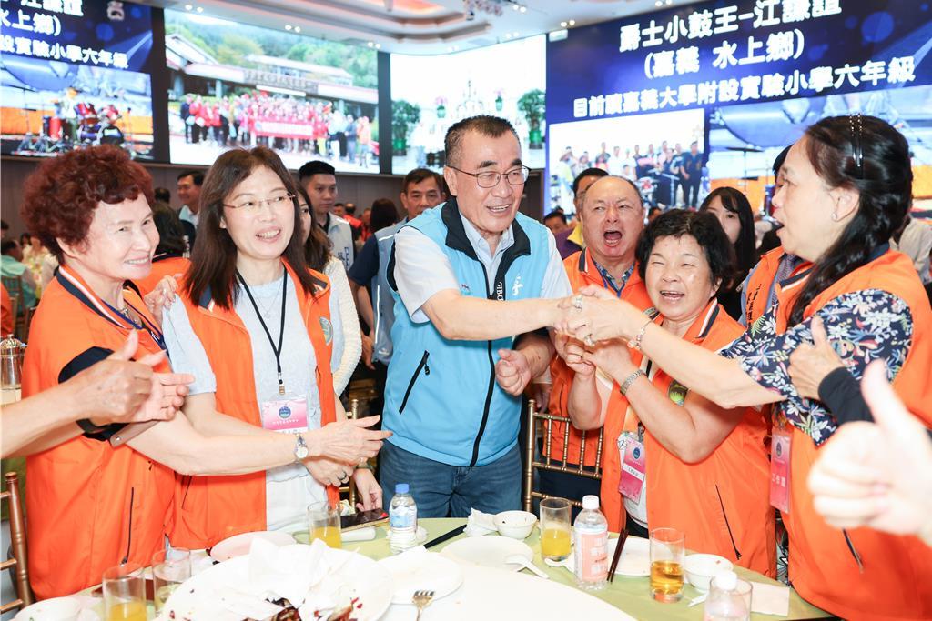 揪新北嘉义同乡会场景 洪孟楷赞李四川：已走出人设
2026新北市长选举，民进党民