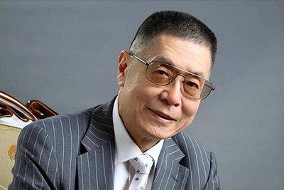 心理学家说：“人老了也需要性，性是人类最原始的欲望，男人身体不行了，眼睛，心里还