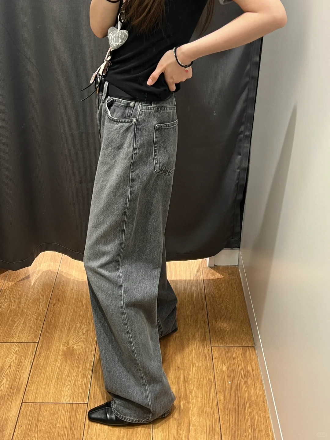 优衣库神裤这条版型很Acne呀