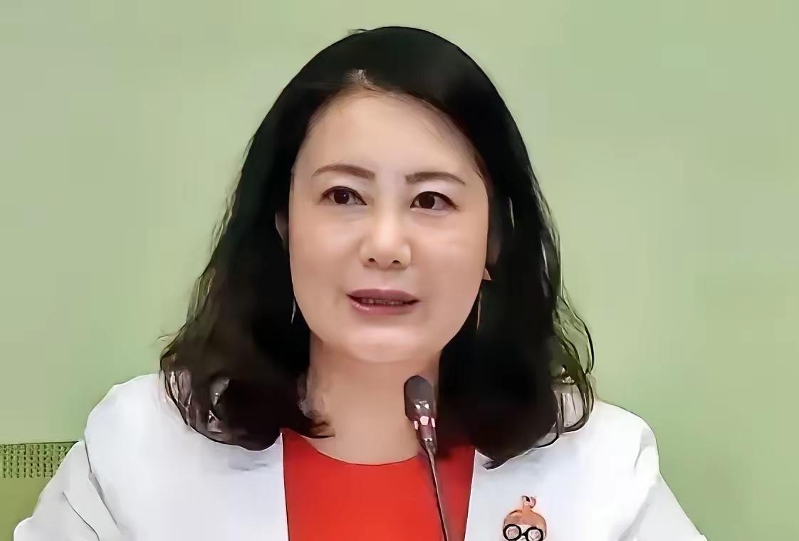 吴思瑶一句话让大陆网友气笑了！在民进党召开的记者会上，吴思瑶说大陆通过惠台措施来