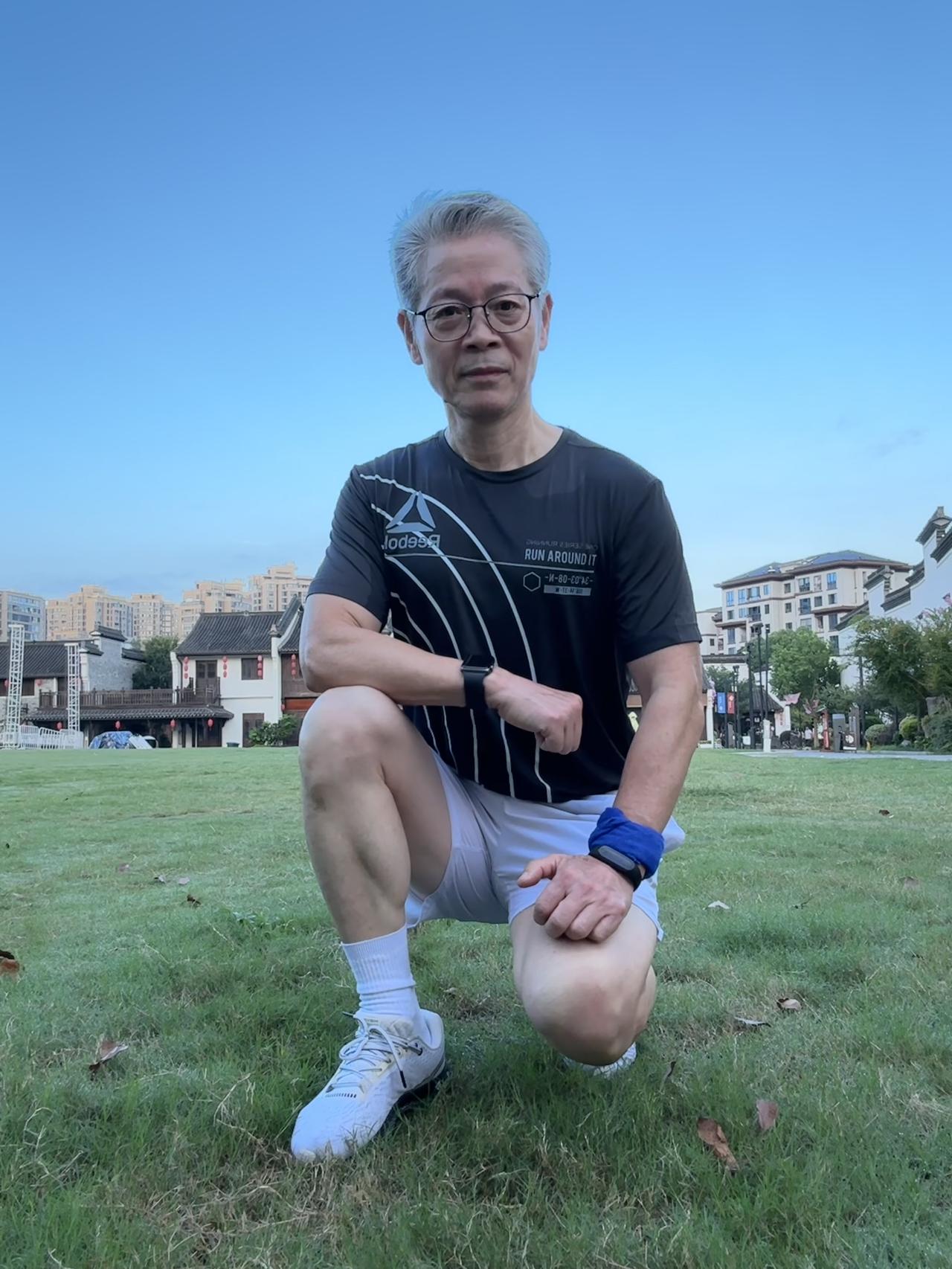肌肉，就是晚年最大的尊严。

只盯着眼前得失的人，很难读懂这句话。
在不少人眼里