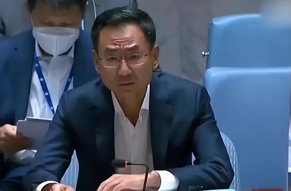 事实证明耿爽大使说了是真心话
在联合国大厅，美国代表污蔑中国武器支持俄罗斯。耿大