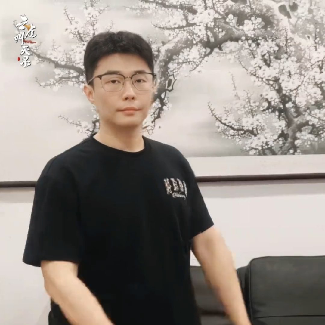 大家好，我是范小云。 ​​​