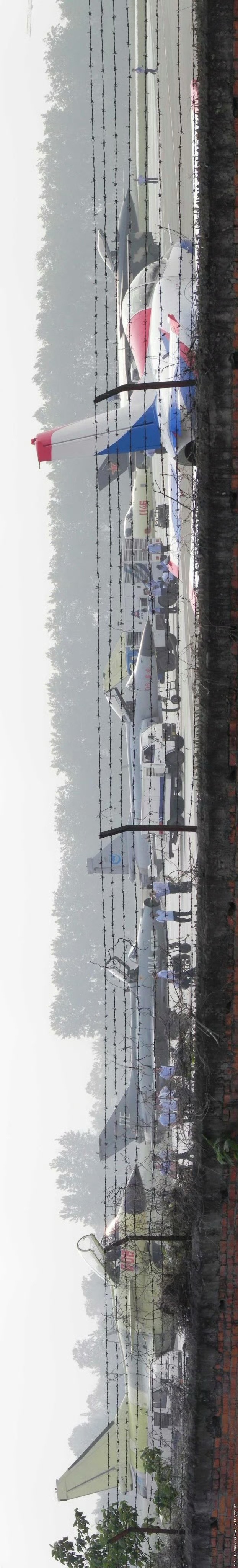 东大三、四、五代机同框照 