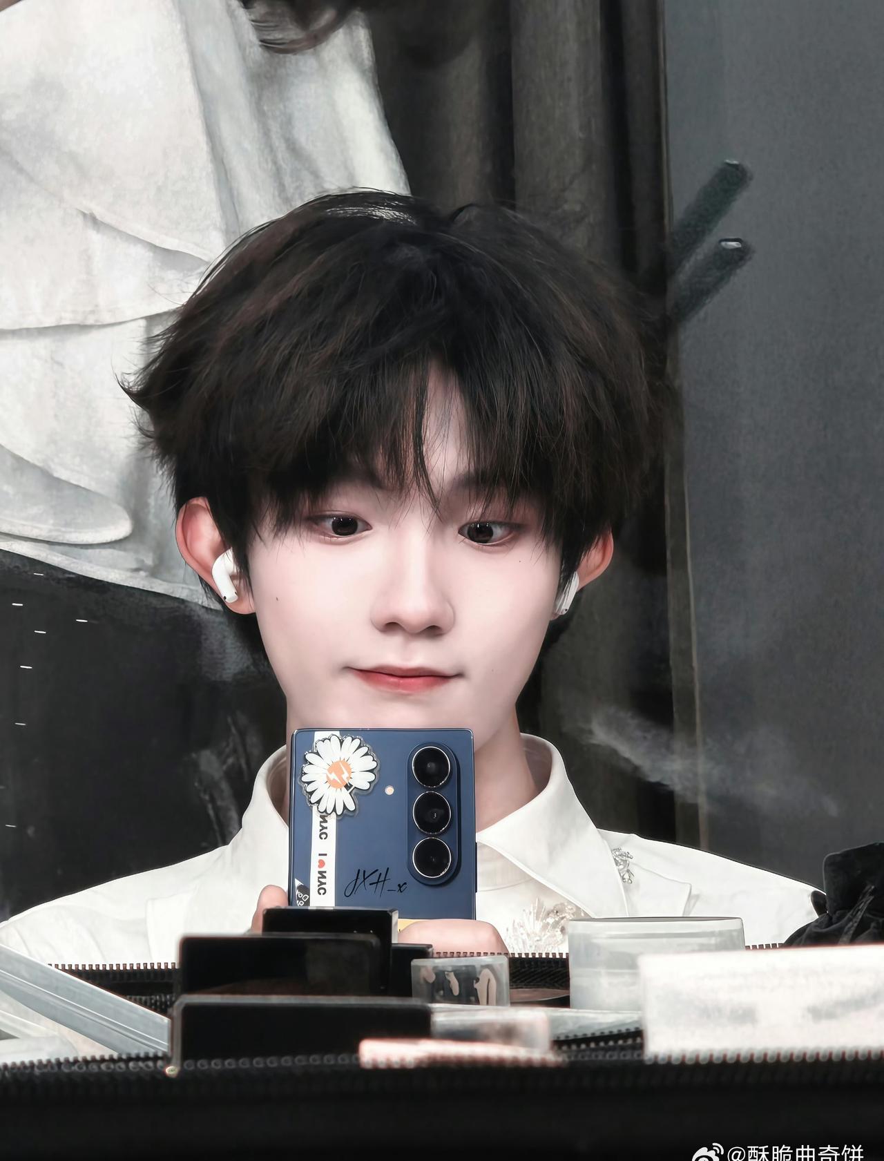 苏新皓苏新皓人格魅力大爆发中苏新皓prada米兰时装周苏新皓prada米兰时装周