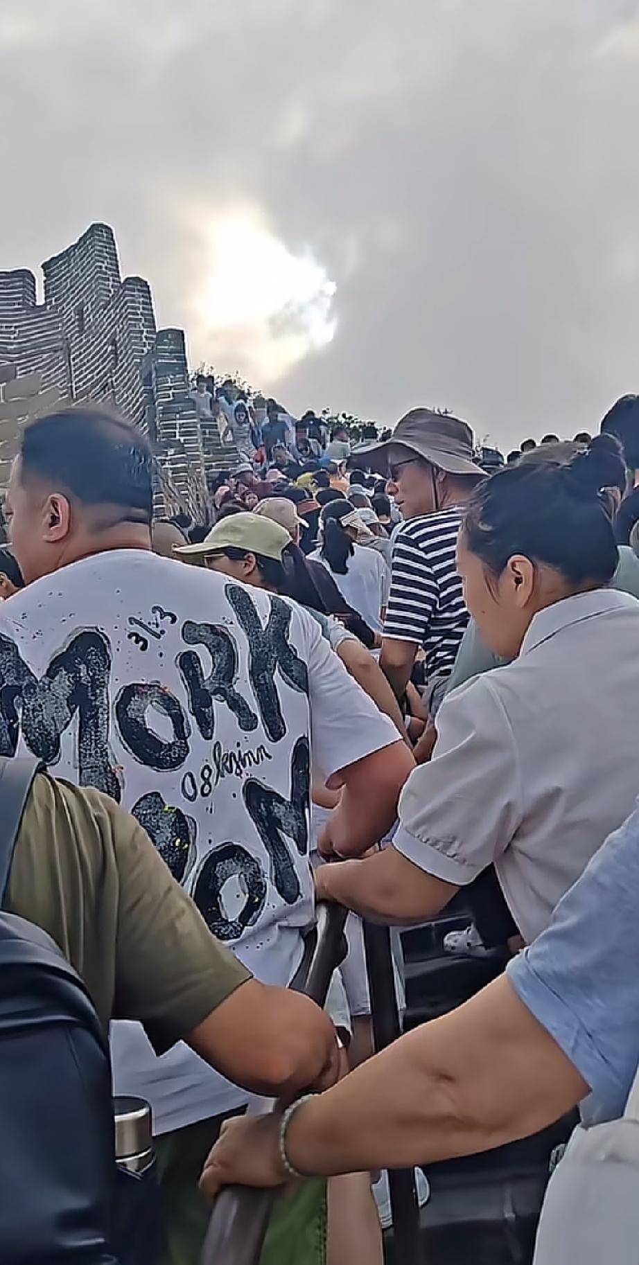 不到长城非好汉，到了长城是傻蛋。