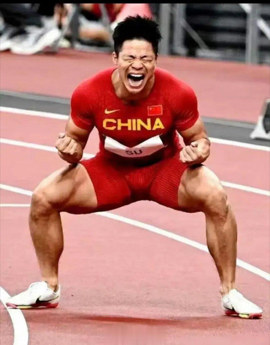 看了这组图，刘翔的大腿粗还是苏炳添的大腿粗？终于是分明了。 ​​​