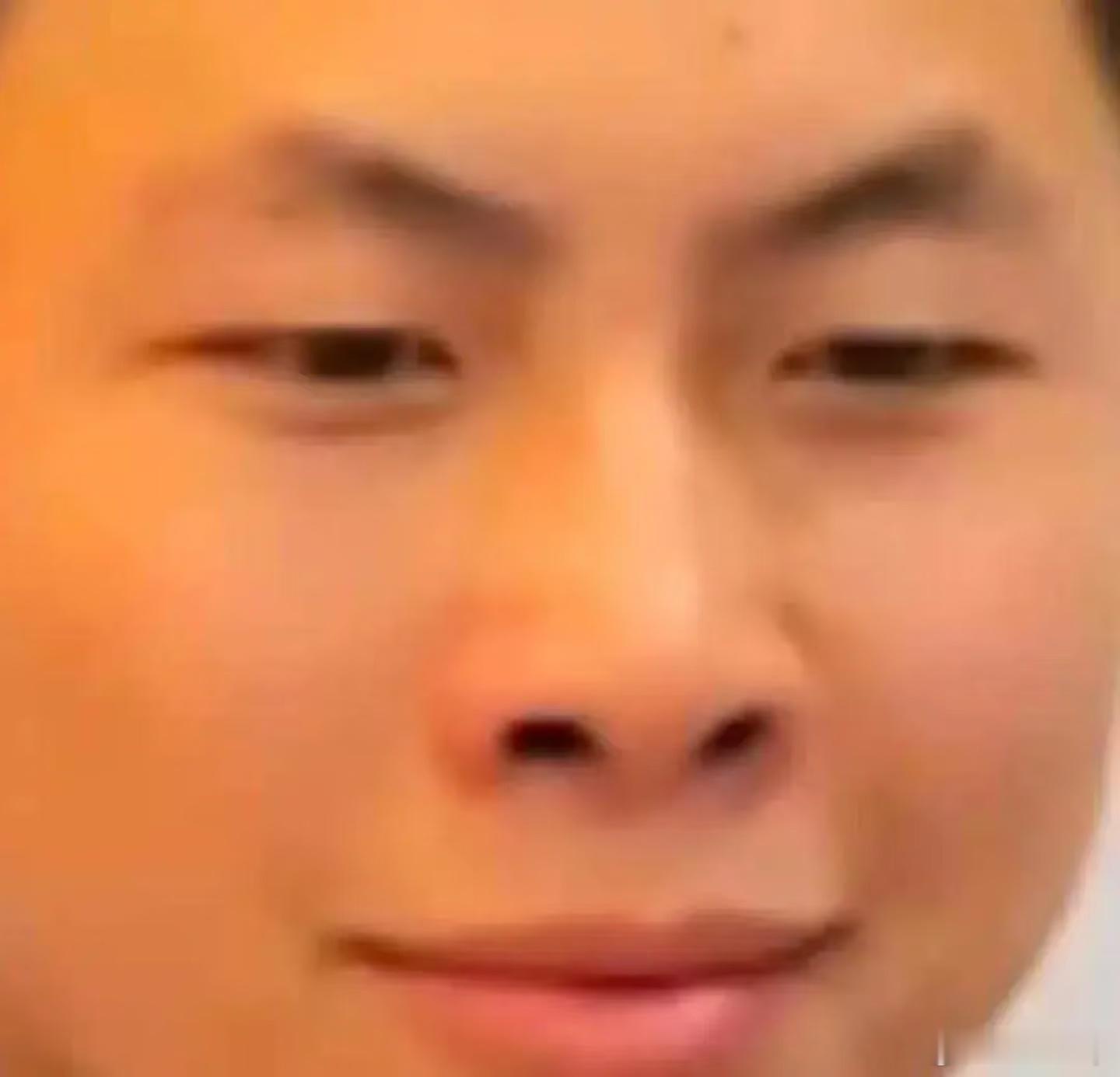 一放暑假奶奶就变鬼火少年了一到暑假家里长辈的手机根本保不住，不出两天准被家里孙子