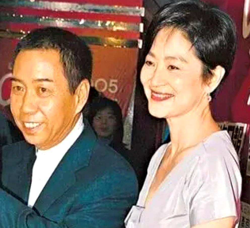 耗20年青春去问一个男人要不要娶你，你猜结果如何？
林青霞等秦汉一句承诺，从琼瑶