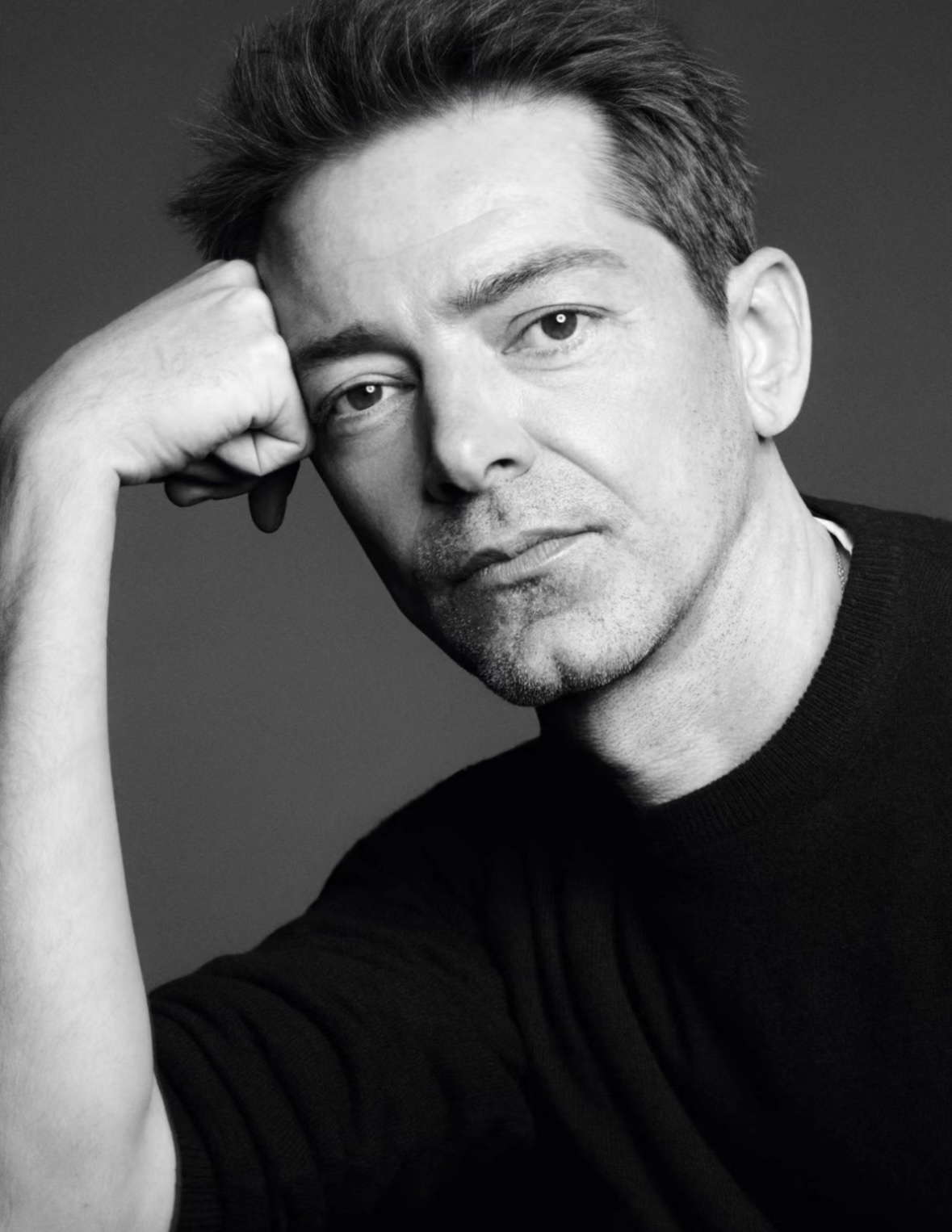 Pieter Mulier 于今日正式上任Versace创意总监，明年2月的27